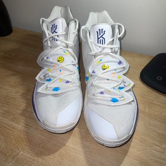 Have a Nike Day Kyrie 5 - Picture 8 of 8